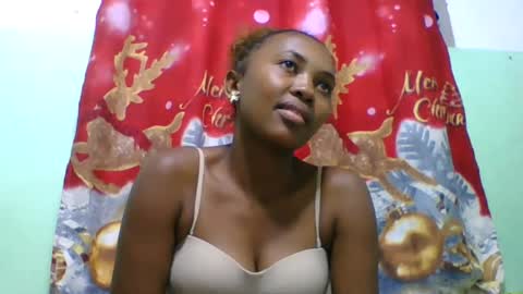 lucie196645 online show from June 12, 2026, 6:18 pm