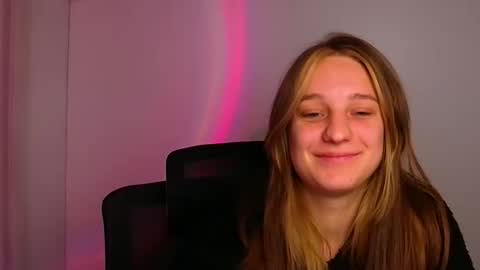 Lucie online show from November 14, 2025, 2:27 pm