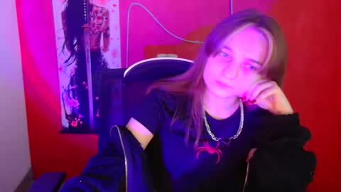 Lucie online show from November 25, 2025, 6:52 pm