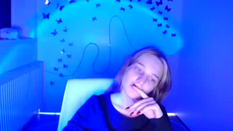 Lucie online show from November 28, 2025, 11:07 pm