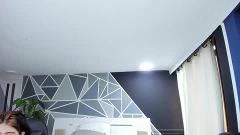 Lucy  online show from February 4, 2025, 12:33 pm