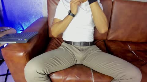 Snapshot of lucii_fer_ chatting on January 24, 2025, 11:04 am Leo online show from January 24, 2025, 11:04 am