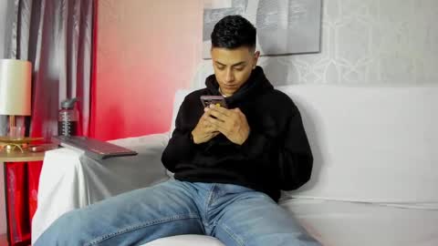 Snapshot of lucii_fer_ chatting on February 9, 2025, 11:47 am Leo online show from February 9, 2025, 11:47 am