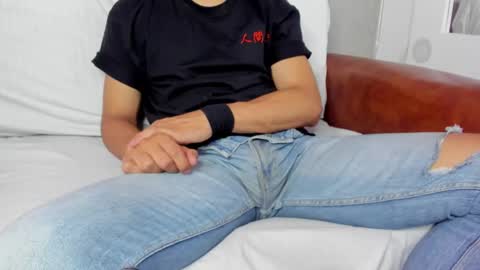 Snapshot of lucii_fer_ chatting on March 6, 2025, 2:29 pm Leo online show from March 6, 2025, 2:29 pm