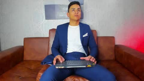 Snapshot of lucii_fer_ chatting on September 15, 2025, 11:54 am Leo online show from September 15, 2025, 11:54 am