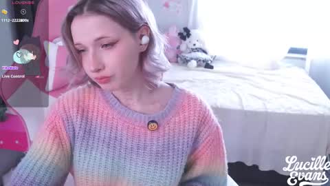 Snapshot of lucille_evans chatting on February 5, 2026, 10:09 am Lucy UwU online show from February 5, 2026, 10:09 am