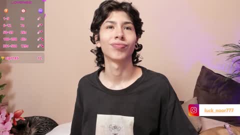 Snapshot of lucke_noor chatting on January 3, 2025, 6:57 pm Noor online show from January 3, 2025, 6:57 pm