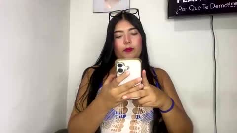 Snapshot of lucky_couple2025 chatting on November 21, 2025, 4:11 am lucky_couple2025 online show from November 21, 2025, 4:11 am