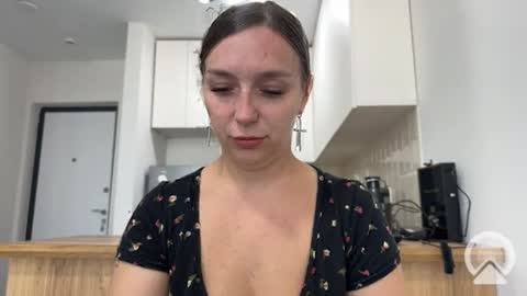 lucky_foryou_baby online show from September 15, 2025, 12:27 pm