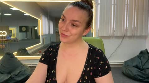 lucky_foryou_baby online show from May 30, 2026, 9:17 am