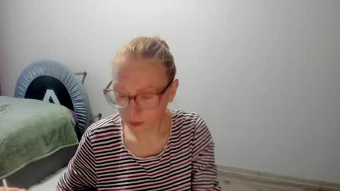 Snapshot of lucky_licky20 chatting on December 3, 2024, 3:09 am lucky_licky20 online show from December 3, 2024, 3:09 am