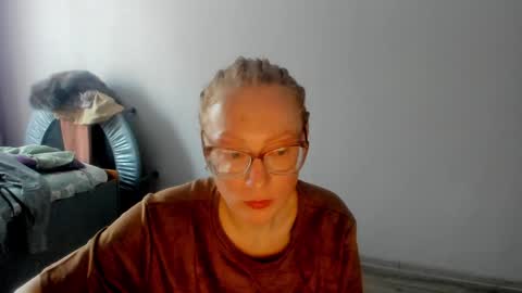 Snapshot of lucky_licky20 chatting on December 6, 2024, 4:47 am lucky_licky20 online show from December 6, 2024, 4:47 am
