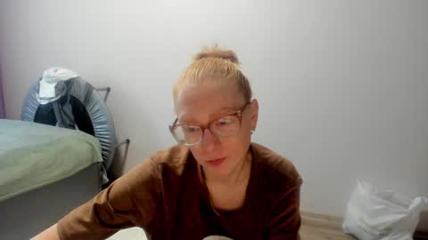 Snapshot of lucky_licky20 chatting on December 8, 2024, 3:53 am lucky_licky20 online show from December 8, 2024, 3:53 am