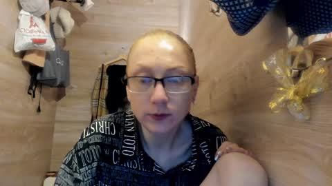 Snapshot of lucky_licky20 chatting on December 20, 2024, 4:42 am lucky_licky20 online show from December 20, 2024, 4:42 am