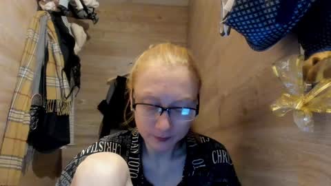 Snapshot of lucky_licky20 chatting on January 1, 2025, 3:56 am lucky_licky20 online show from January 1, 2025, 3:56 am