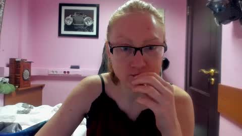 Snapshot of lucky_licky20 chatting on February 27, 2025, 3:47 am lucky_licky20 online show from February 27, 2025, 3:47 am