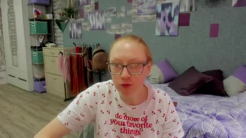 lucky_licky20 online show from April 21, 2026, 2:51 am