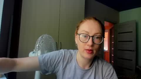 lucky_licky20 online show from July 14, 2026, 1:52 am