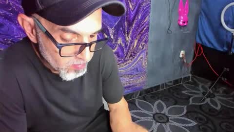 lucky_psychoguy69 online show from November 10, 2025, 2:16 pm