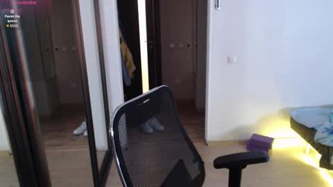 Snapshot of lucky_swimmer chatting on November 22, 2025, 5:50 am Iron Jhon online show from November 22, 2025, 5:50 am