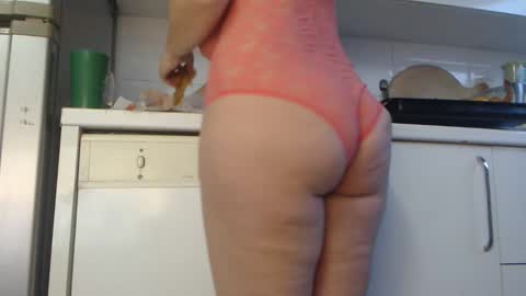 Snapshot of luckyanabella chatting on February 21, 2025, 5:35 am Ana online show from February 21, 2025, 5:35 am
