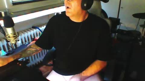 Snapshot of luckyfreak1 chatting on July 19, 2026, 5:22 am call me Stefan online show from July 19, 2026, 5:22 am