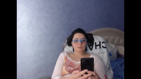 luckylinda23 online show from February 6, 2025, 7:29 pm