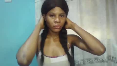 Snapshot of luckymadequeen chatting on January 2, 2025, 7:12 am Gloria online show from January 2, 2025, 7:12 am