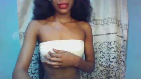 Snapshot of luckymadequeen chatting on January 16, 2025, 12:34 am Gloria online show from January 16, 2025, 12:34 am