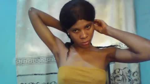 Snapshot of luckymadequeen chatting on January 20, 2025, 11:35 am Gloria online show from January 20, 2025, 11:35 am