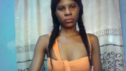 Snapshot of luckymadequeen chatting on January 29, 2025, 9:33 am Gloria online show from January 29, 2025, 9:33 am