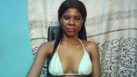 Snapshot of luckymadequeen chatting on February 24, 2025, 10:58 pm Gloria online show from February 24, 2025, 10:58 pm