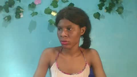 Snapshot of luckymadequeen chatting on October 27, 2025, 8:40 am Gloria online show from October 27, 2025, 8:40 am