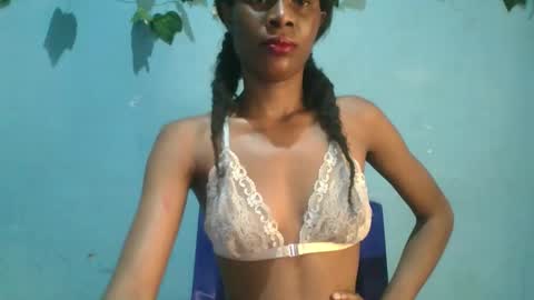 Snapshot of luckymadequeen chatting on November 20, 2025, 4:56 am Gloria online show from November 20, 2025, 4:56 am