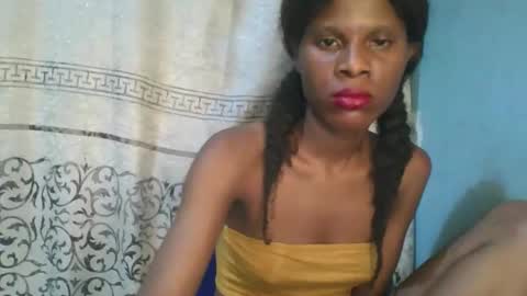 Snapshot of luckymadequeen chatting on November 30, 2025, 7:18 pm Gloria online show from November 30, 2025, 7:18 pm