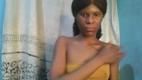 Snapshot of luckymadequeen chatting on December 21, 2025, 4:47 pm Gloria online show from December 21, 2025, 4:47 pm