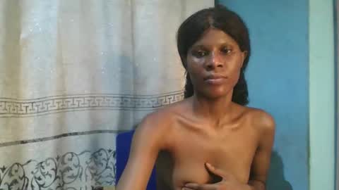 Snapshot of luckymadequeen chatting on January 9, 2026, 11:28 pm Gloria online show from January 9, 2026, 11:28 pm