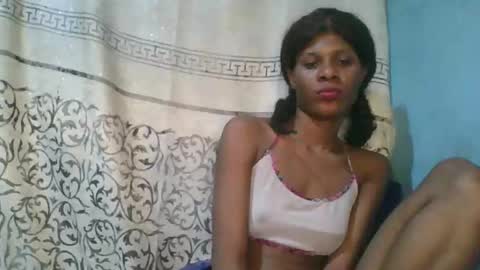 Snapshot of luckymadequeen chatting on March 29, 2026, 1:05 am Gloria online show from March 29, 2026, 1:05 am