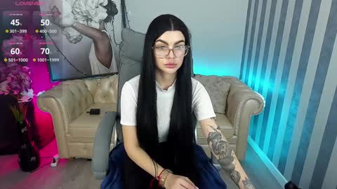 Monika online show from December 16, 2024, 1:32 pm