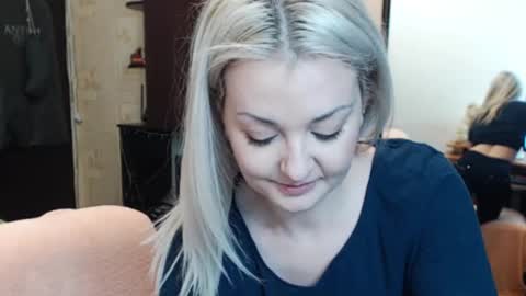 Snapshot of luckyshotgirl chatting on February 10, 2026, 5:06 pm LuckyShot online show from February 10, 2026, 5:06 pm