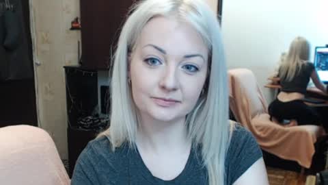 Snapshot of luckyshotgirl chatting on February 25, 2026, 3:54 pm LuckyShot online show from February 25, 2026, 3:54 pm