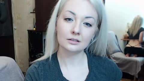 Snapshot of luckyshotgirl chatting on February 28, 2026, 4:41 pm LuckyShot online show from February 28, 2026, 4:41 pm