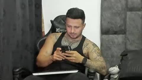 chat with me    online show from December 19, 2025, 11:23 pm