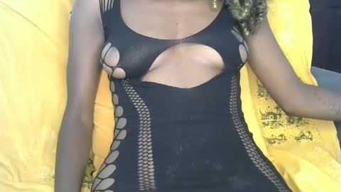 Snapshot of luckystar_19 chatting on December 21, 2025, 11:06 am luckystar_19 online show from December 21, 2025, 11:06 am