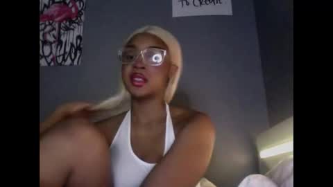 Snapshot of luckytonightx chatting on February 1, 2026, 4:44 am luckytonightx online show from February 1, 2026, 4:44 am