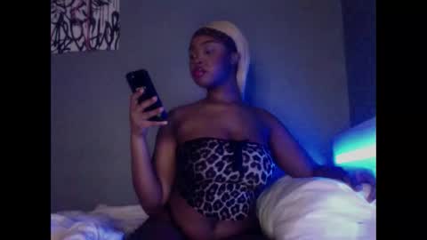 Snapshot of luckytonightx chatting on February 2, 2026, 12:09 am luckytonightx online show from February 2, 2026, 12:09 am
