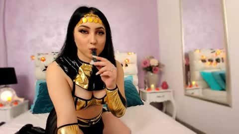 Snapshot of luckyymia chatting on October 31, 2025, 6:20 pm Mia online show from October 31, 2025, 6:20 pm