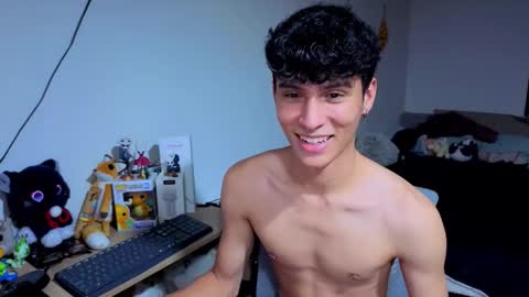 Lu Independent Model online show from November 26, 2025, 11:17 pm