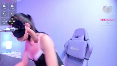 Lu online show from October 18, 2025, 7:36 pm