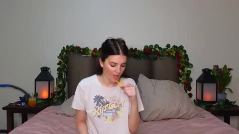 Lucy online show from November 7, 2025, 9:15 pm